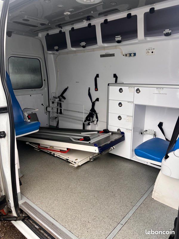 Renault master ambulance VASP 2015 (image 4)