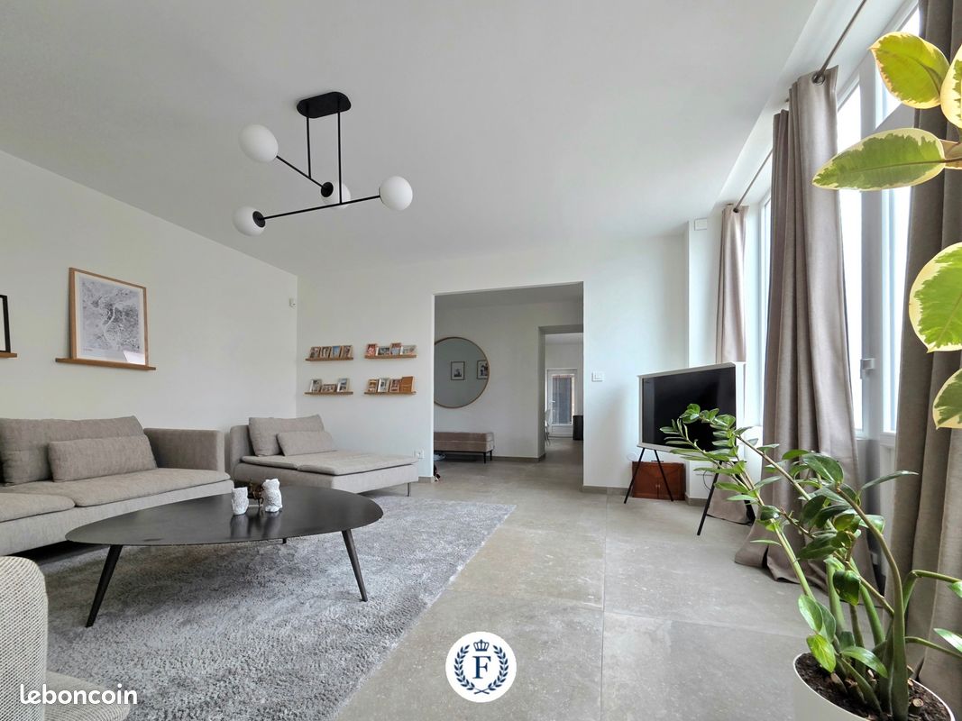 Maison 7 pièces 200 m² · à Deux-Grosnes · 200 m² · 390 000 €