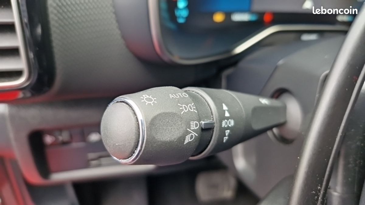 Citroën C5 Aircross HYBRIDE RECHARGEABLE 225 E-EAT8 FEEL PACK (image 20)