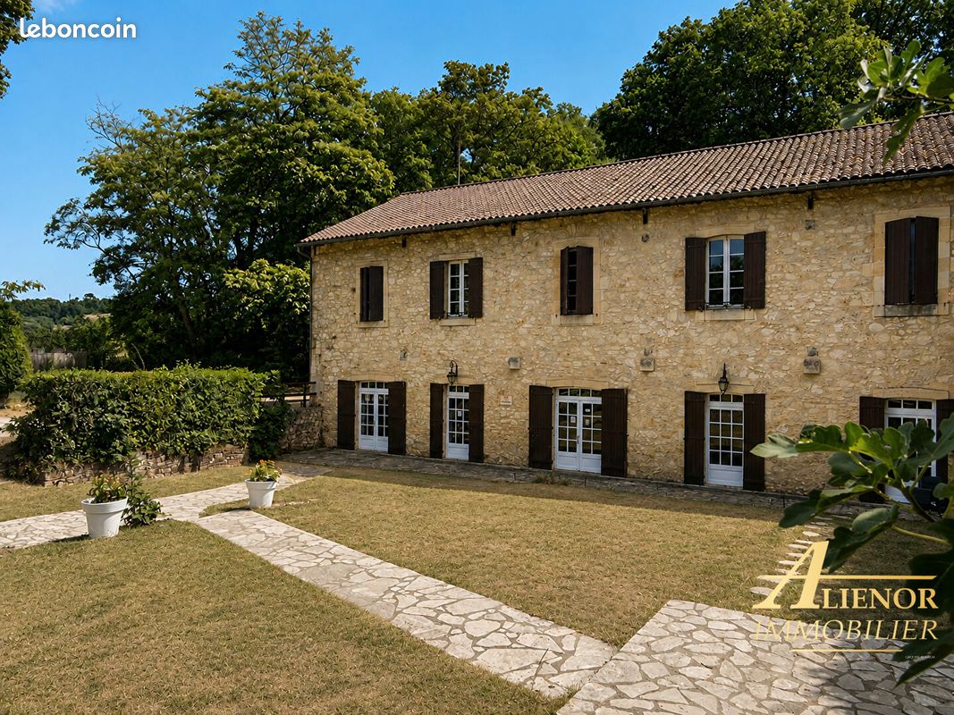 Gîte 30 pièces 800 m² (image 1)
