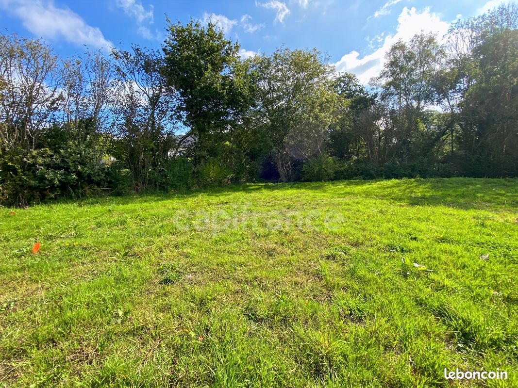 Terrain 593 m² Loperhet · 109 500 €