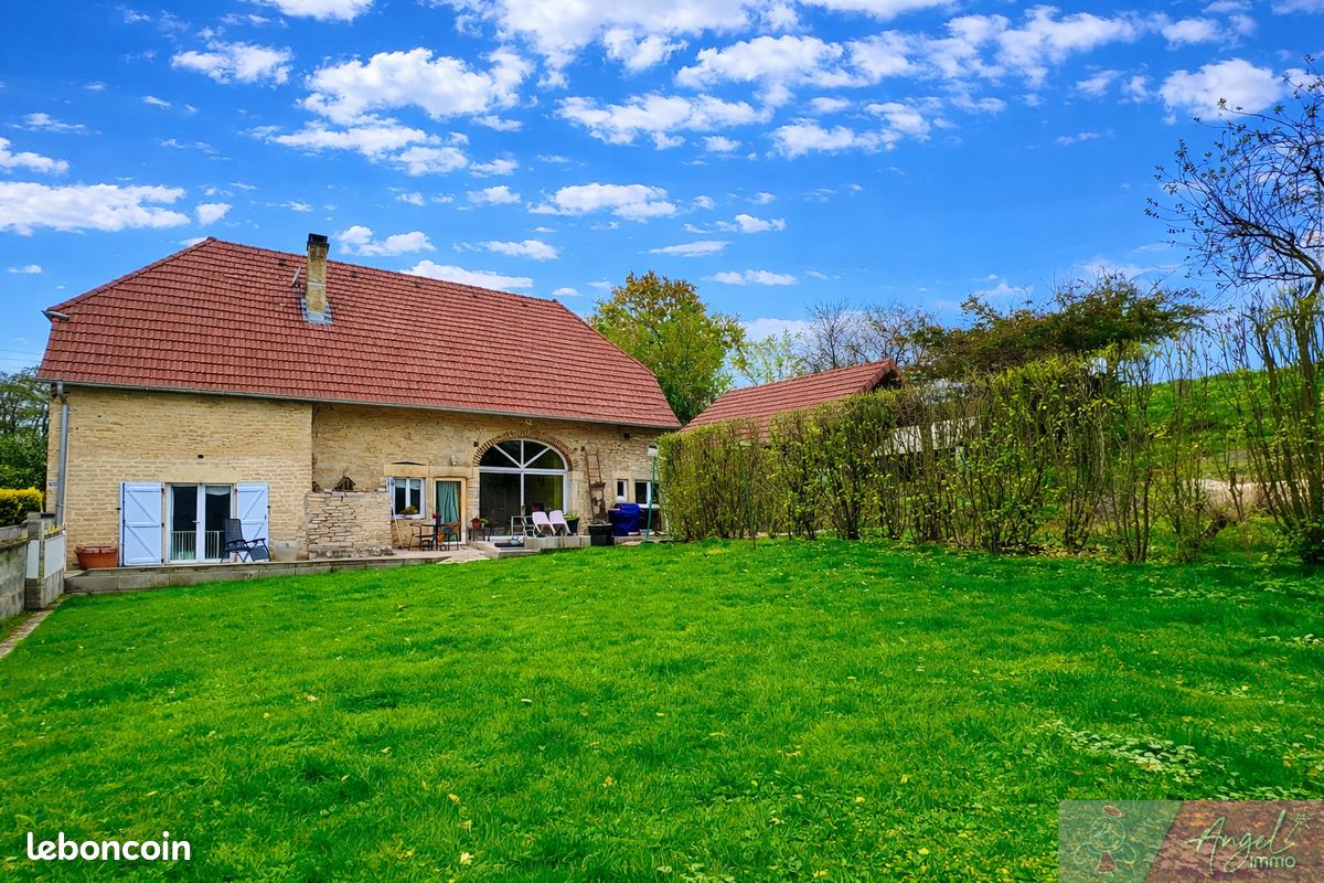 Maison 6 pièces 130 m² · à La Vieille-Loye · 130 m² · 245 000 €
