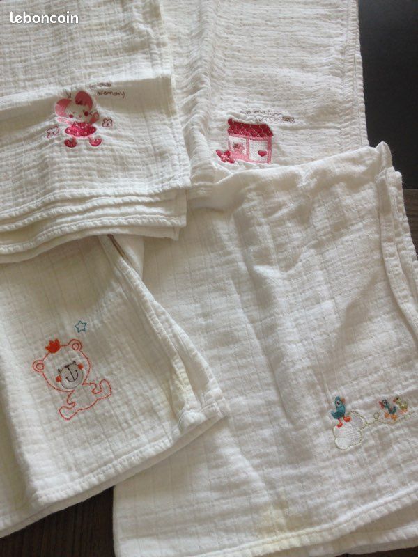 Ensemble de langes bébé broderies (lreboul) (image 1)
