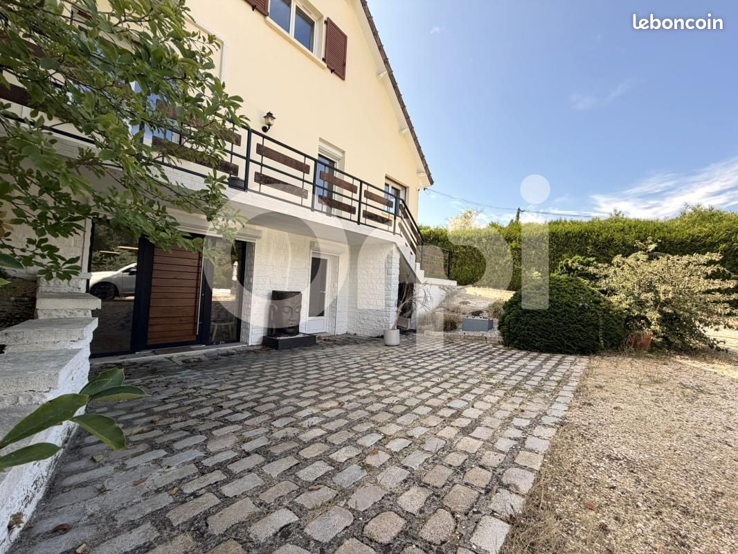 Maison 8 pièces 355 m² · à Villeneuve-Saint-Germain · 355 m² · 520 000 €