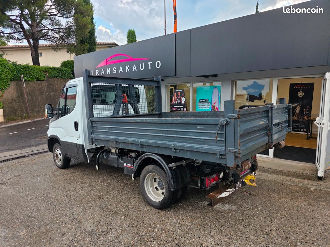IVECO DAILY VI 35c15 POLYBENNE AMPLIROLL 146ch / TVA Récupérable / Factures entretien / Avec Benne / Climatisation / Régulateur (image 5)