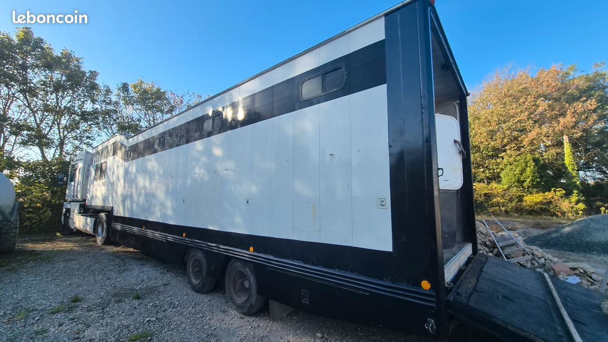 Poids Semie Renault Magnum 12 places chevaux - Poids lourds