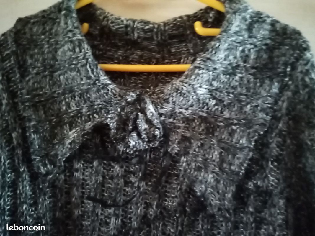 Beau pull gris chiné. Taille : 3 (44). Bon état (image 2)