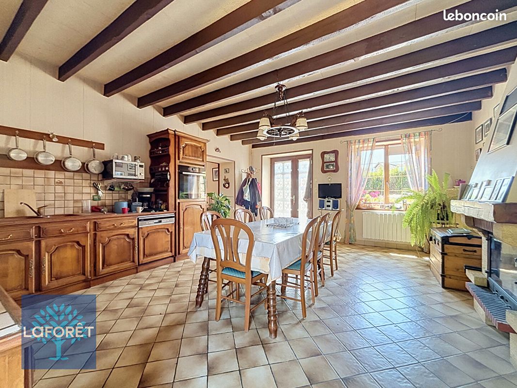 Maison 6 pièces 125 m² · à Saint-Germain-en-Coglès · 125 m² · 200 000 €