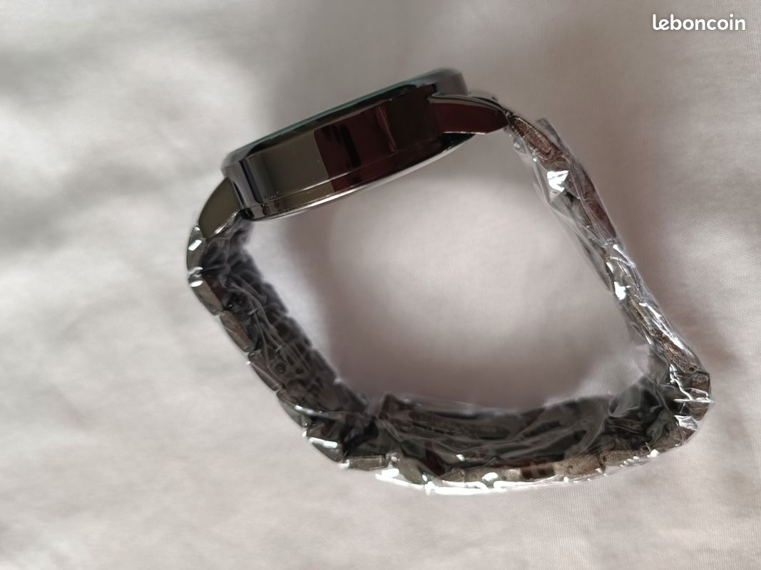 Montre noir jantes de voiture Neuve - Pour Hommes (image 3)