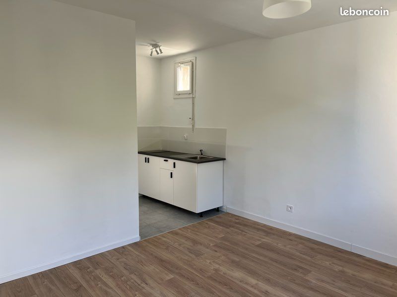 Appartement 1 pièce 25 m² · à Roquevaire · 25 m² · 550 €/mois
