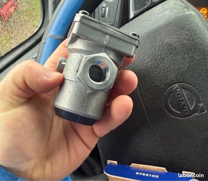 Valve DAF Renault VOLVO (image 2)