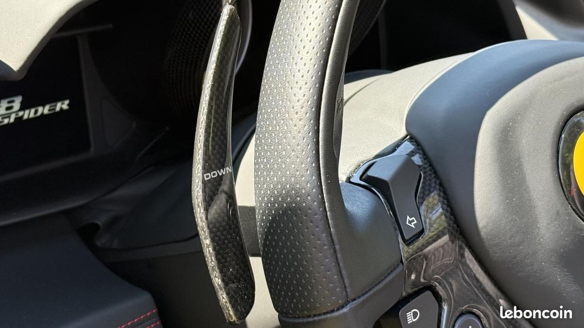 Ferrari 488 Spider V8 3.9 T 670ch (image 16)
