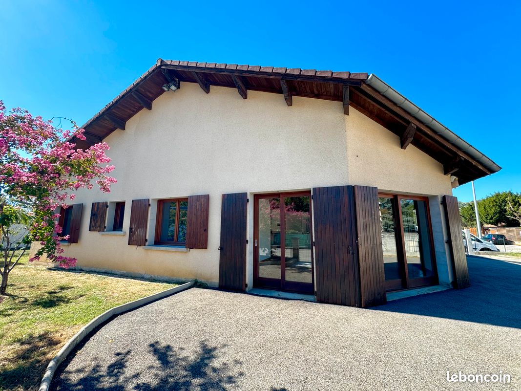 Maison 6 pièces 170 m² · à Saint-Marcellin · 170 m² · 1 210 €/mois