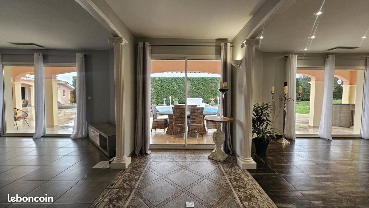 Villa 10 pièces 240 m² - La Lande-de-Fronsac 33240 (image principale 9)