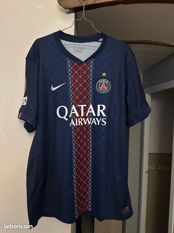 Maillot PSG Domicile 2025/2026 – Nike, Taille S, Manches Courtes – Neuf Avec étiquettes