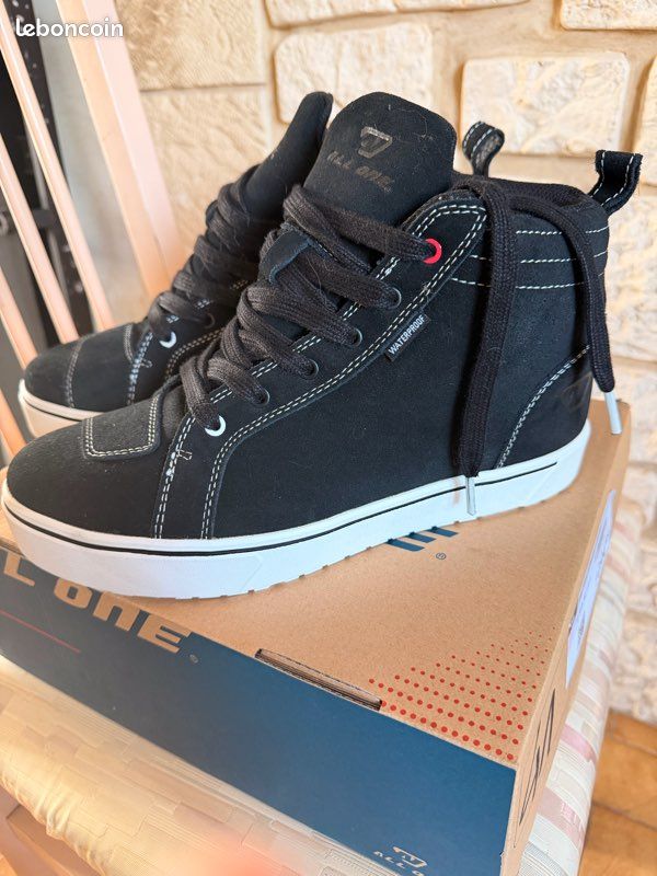 Chaussure de moto All One (image 1)