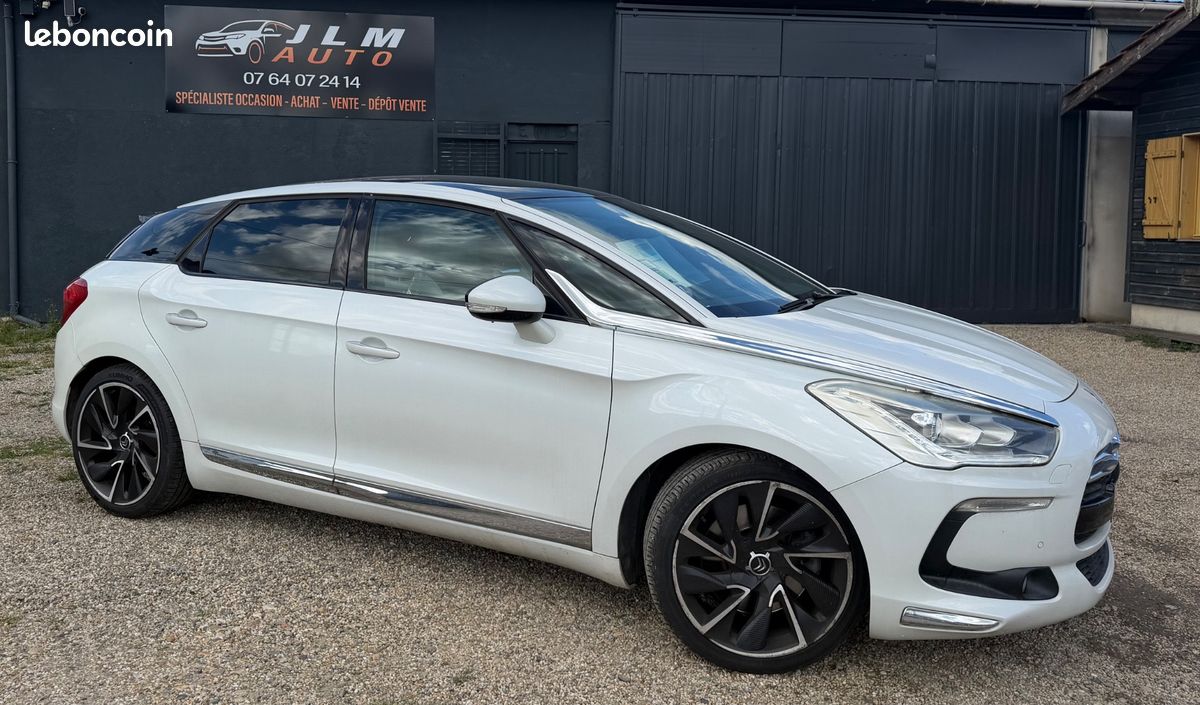 Citroën DS5 SportChic (image 1)