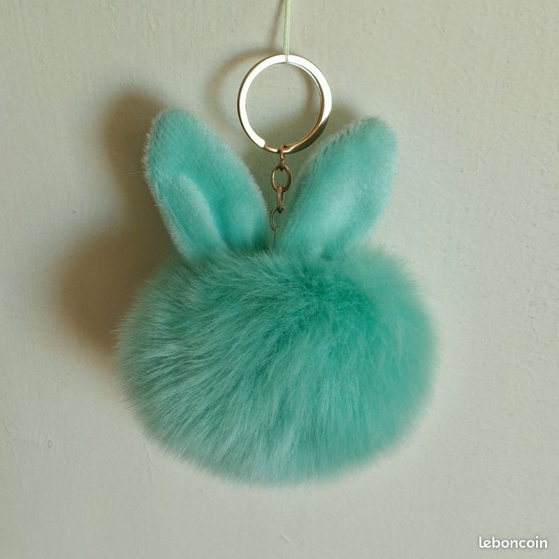 Gros pompon porte-clé lapin, NEUF (image 2)