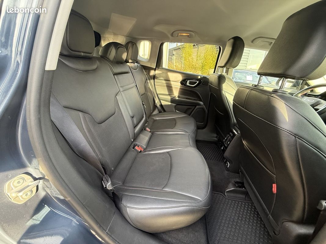 Jeep COMPASS 1.3 GSE T4 240CH TRAILHAWK 4XE PHEV AT6 (image 6)