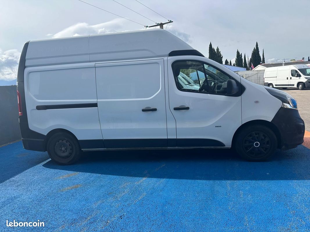 Opel Vivaro B Fourgon/Combi F2700 L1H1 1.6 CDTI 125 CH BTURBO ECOFLEX S/S DESIGN EDITION / RENAULT TRAFIC (image 10)