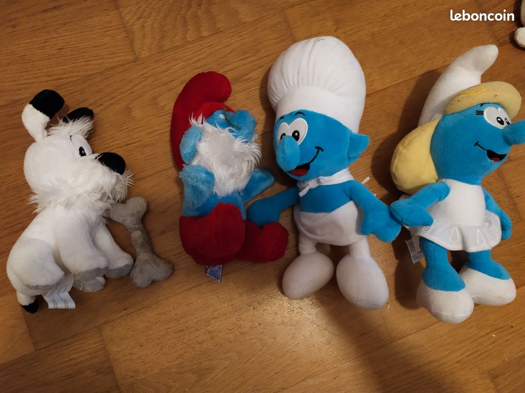 Lot peluches Schtroumpfs et Idéfix (image 1)