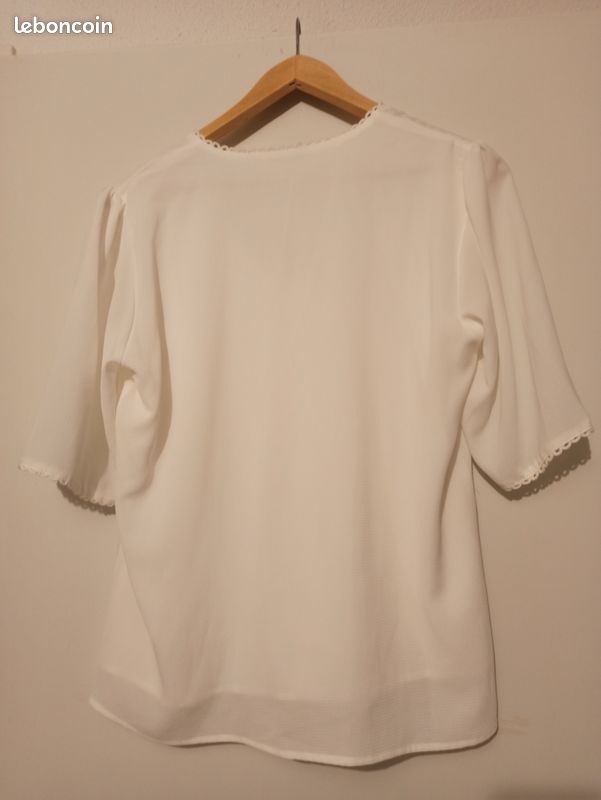 Haut blanc col en V manches courtes Taille L marque Formule