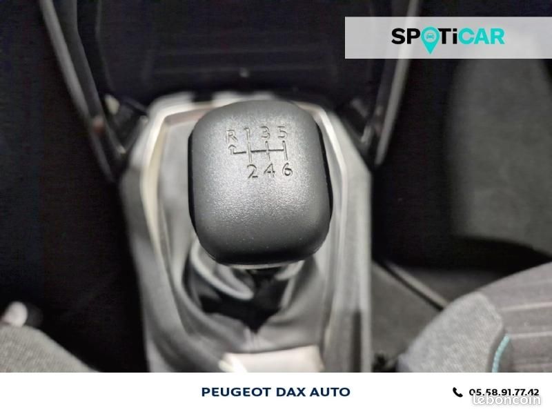 Peugeot 208 1.2 PureTech 100ch S&S Style (image 17)