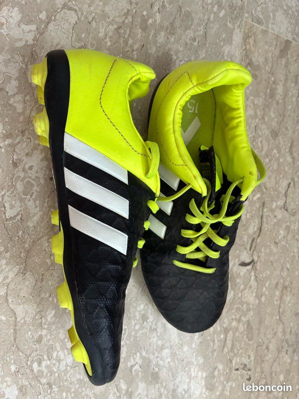 Chaussures de foot rugby junior Adidas pointure 37 1/3 Sport