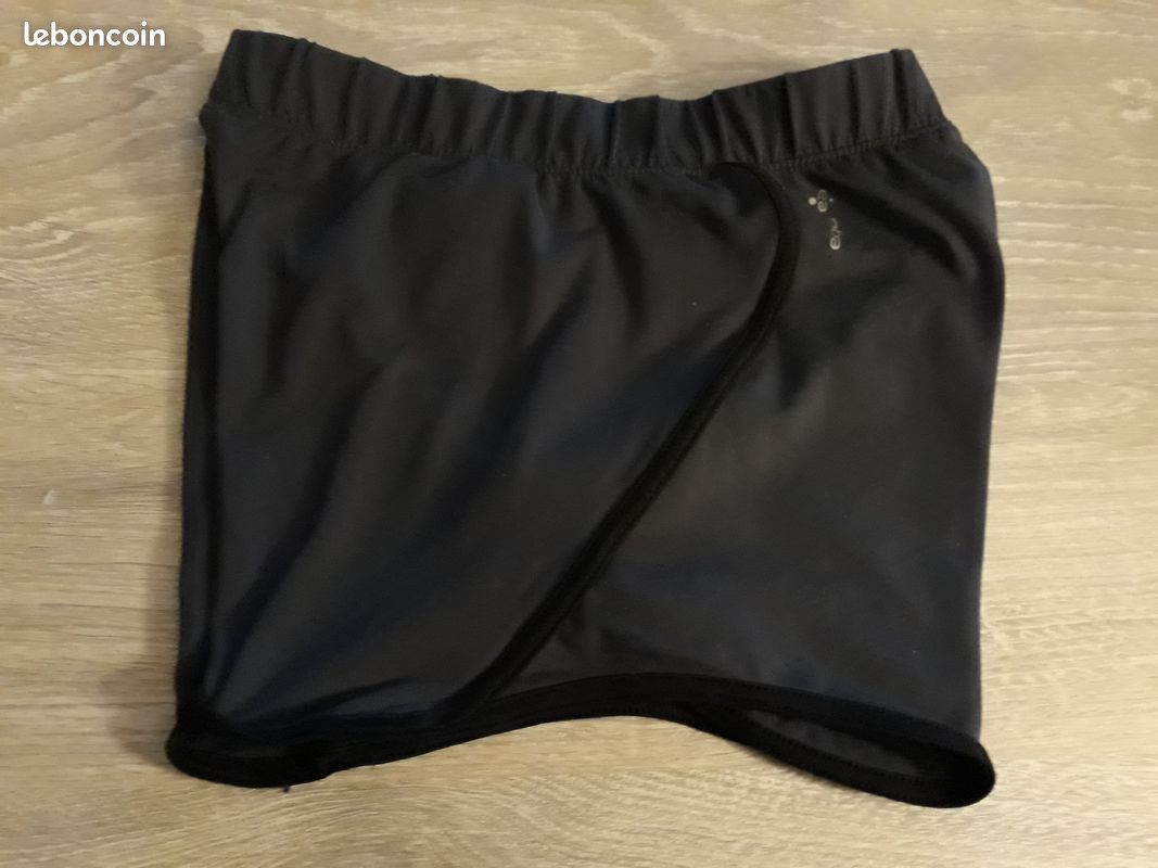 Short gris fonce taille S (image 2)
