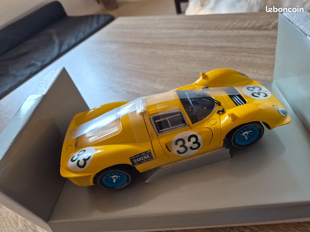 FERRARI 330 P4 Coupé N°33 Universal Hobbies 1/18 bon état no box EUR 70,00 - FR