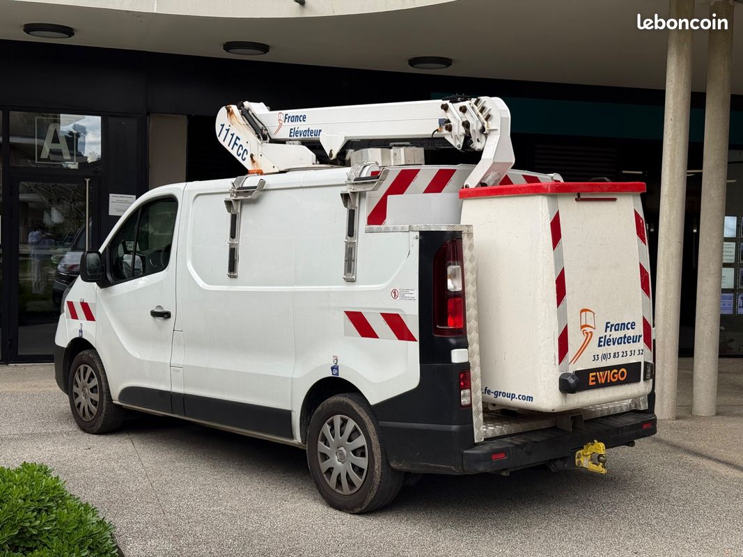 RENAULT TRAFIC VU L2H2 1200 2.0 DCI 145CH ENERGY CONFORT / NACELLE / ENTRETIENS RENAULt (image 3)