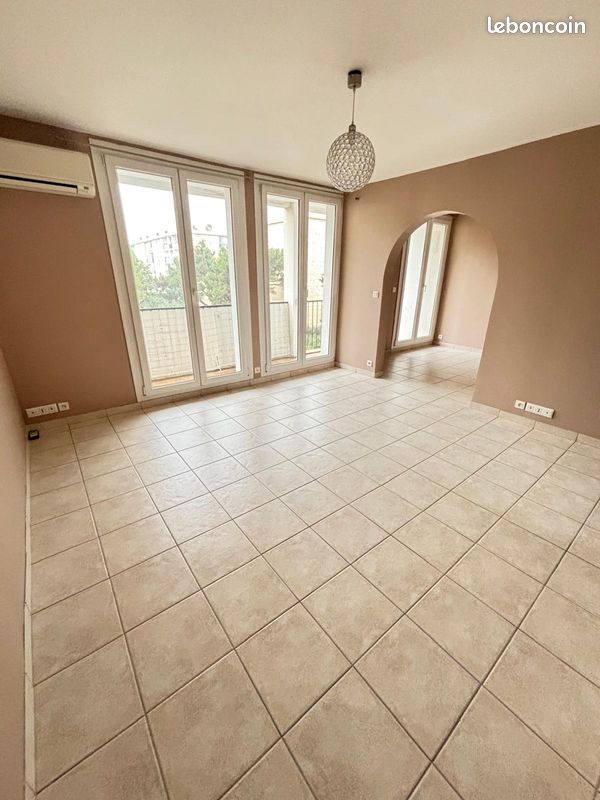 Appartement 4 pièces 74 m² · à Marignane · 73,9 m² · 1 090 €/mois