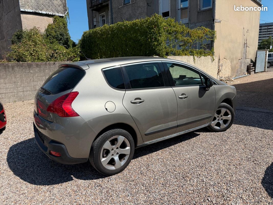 Peugeot 3008 1,6 hdi 110ch premium (image 2)