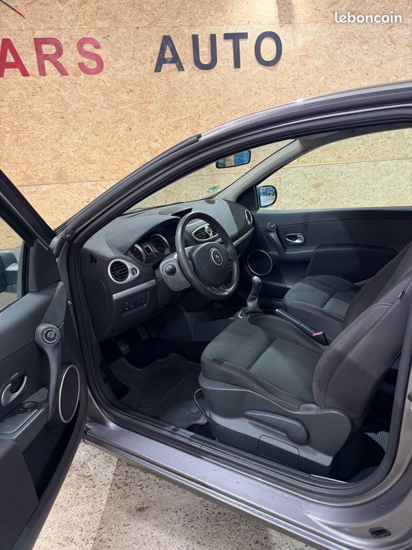 Renault Clio (image 5)