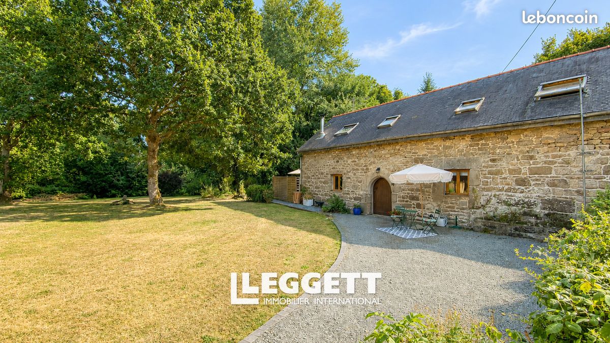 Maison 8 pièces 210 m² · à Bourbriac · 210 m² · 315 650 €