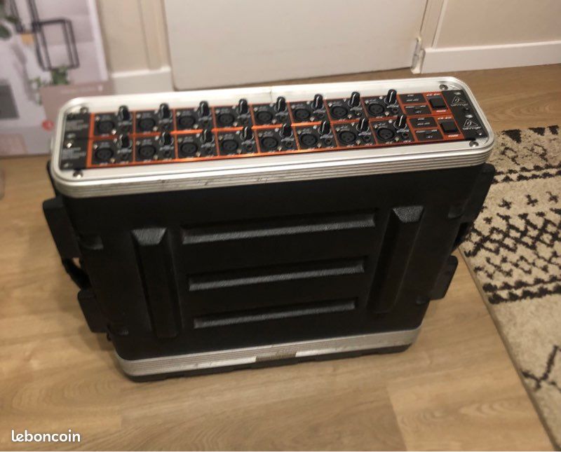 2 x Behringer Ultragain ADA8200 + flightcase 2u (image 3)
