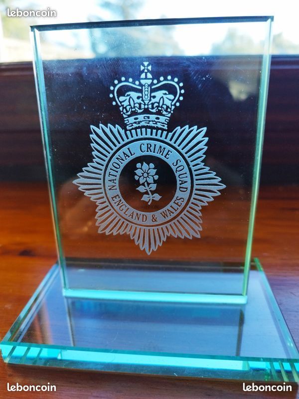 Plaque en verre police criminelle britannique (image 2)