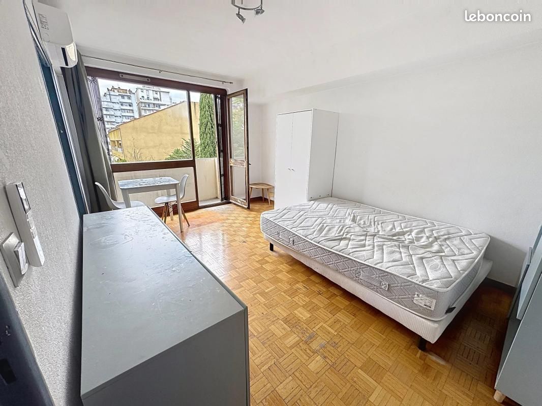 Appartement 1 pièce 27 m² · à Marseille · 27 m² · 720 €