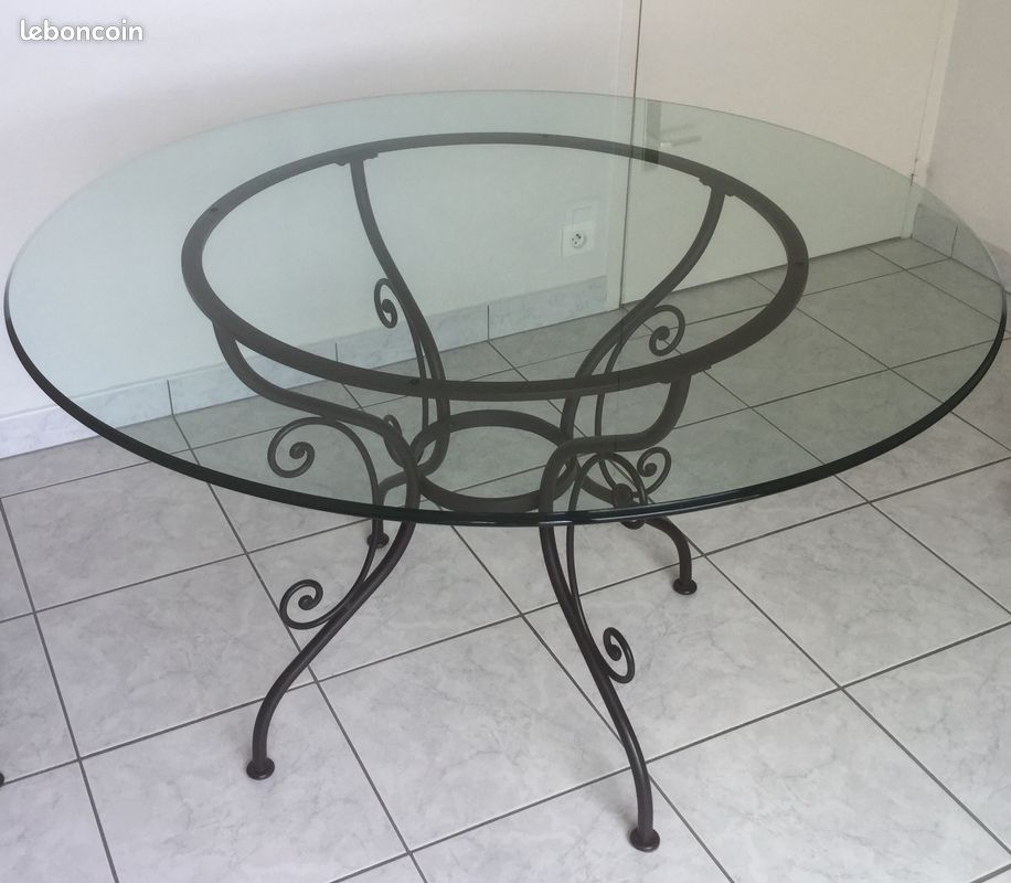 Table en verre et chaises en fer forgé (image 2)