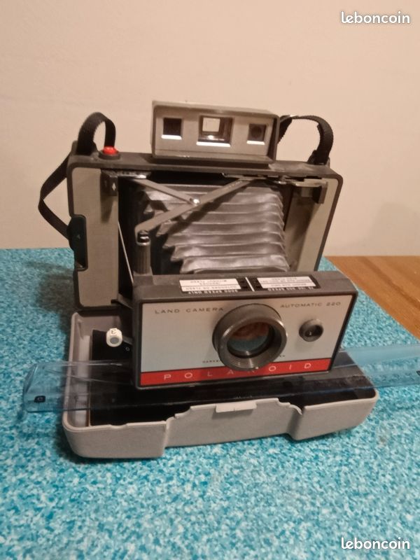 Appareil Polaroïd Land automatique 220 (image 1)