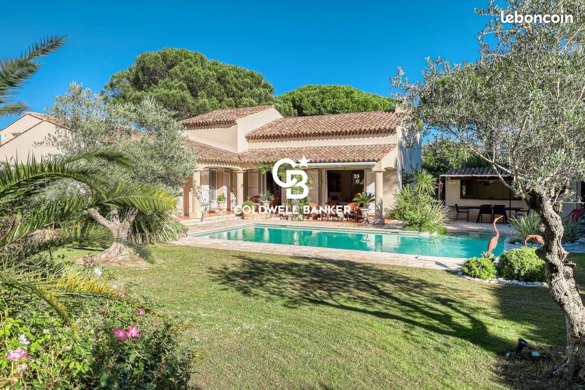 Maison 10 pièces 245 m² · à Cogolin · 245 m² · 1 950 000 €