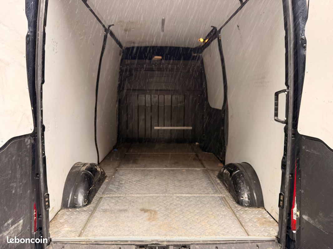 Iveco daily vu 35s16 2.3 156ch h2 hi-matic tva recuperable (image 8)