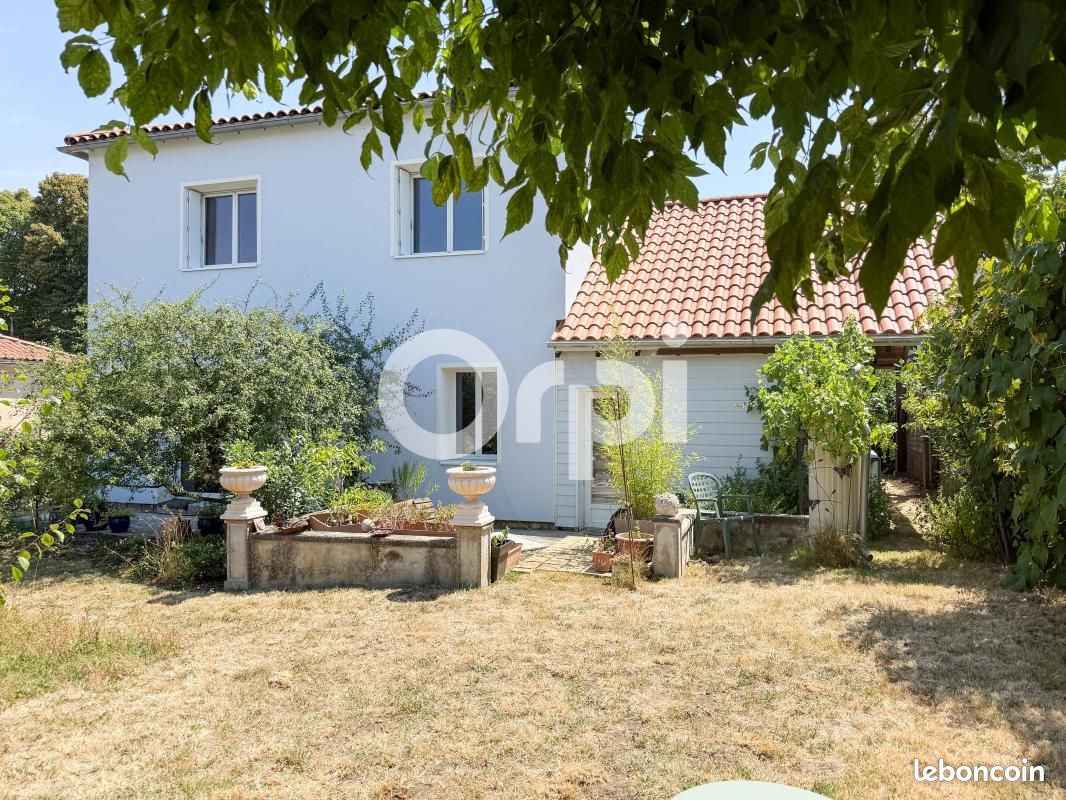 Maison 5 pièces 129 m² · à Rochefort · 129 m² · 263 000 €