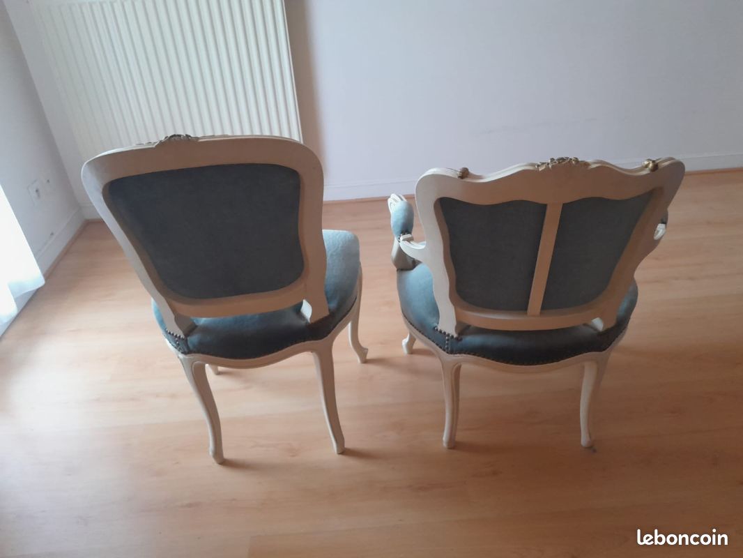 Fauteuil et chaise capitonnés (image 2)