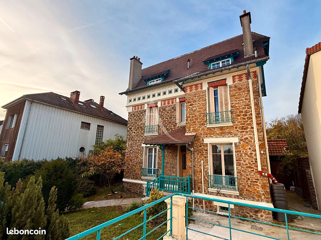 Maison 8 pièces 151 m² · à Rosny-sous-Bois · 151 m² · 832 000 €