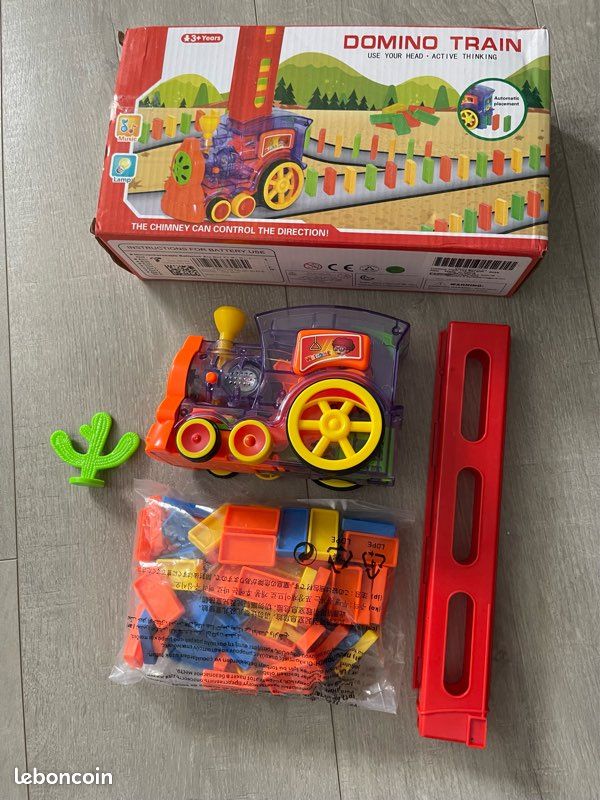 Domino Train (image 1)