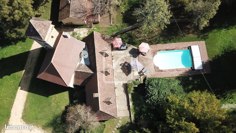 Propriété 10 pièces 180 m²