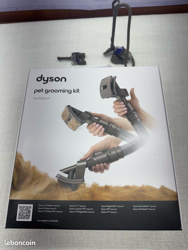 Dyson pet grooming kit / brosse pour chien / animaux neuve V6 / V7 / V8 / V10 / V11 / V12 / V15 / Gen5 / DC22 / DC23 / DC26 / DC28-C / DC29 / DC32 / DC33-C / DC37-C / DC38 / DC39 / DC52 / DC53 / DC54 (image 1)