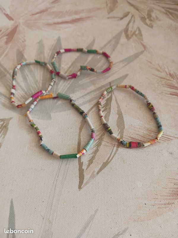 Lot 4 bracelets artisanaux Perles colorées Style éco‑responsable Bijoux faits main (image 2)