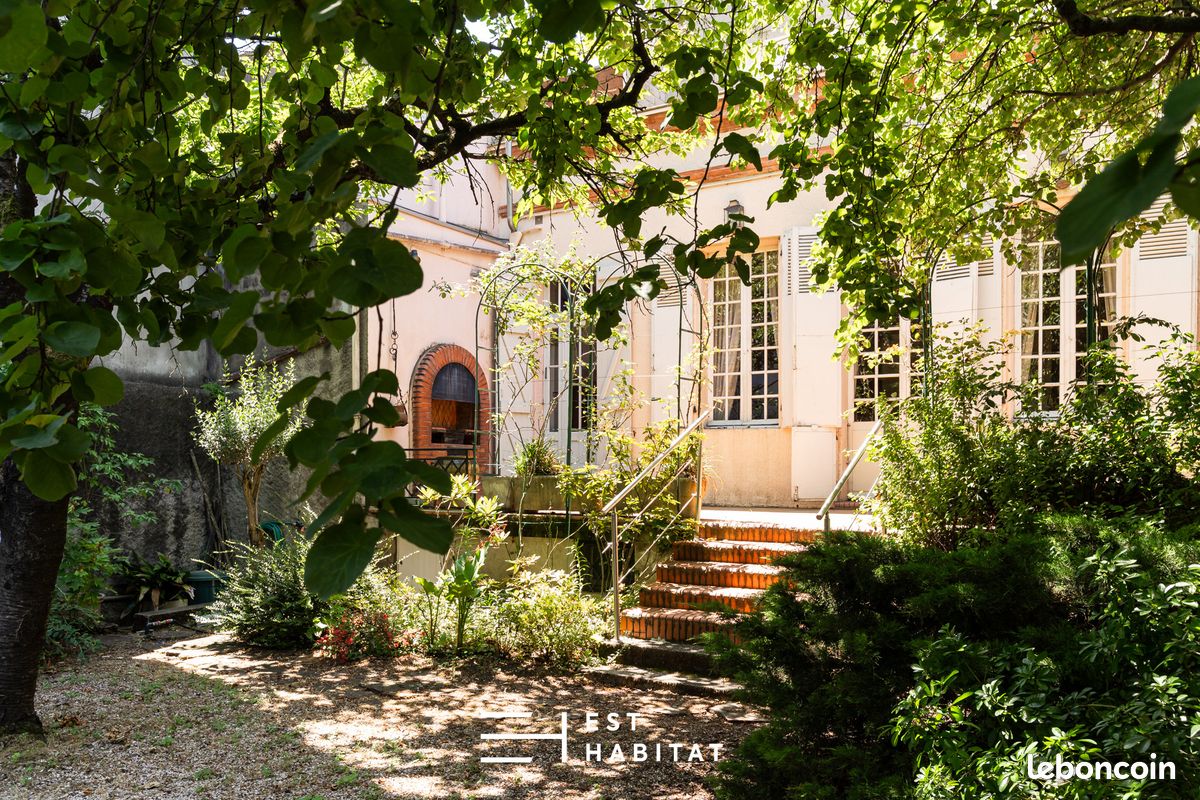 Maison 8 pièces 300 m² · à Toulouse · 300 m² · 1 050 000 €